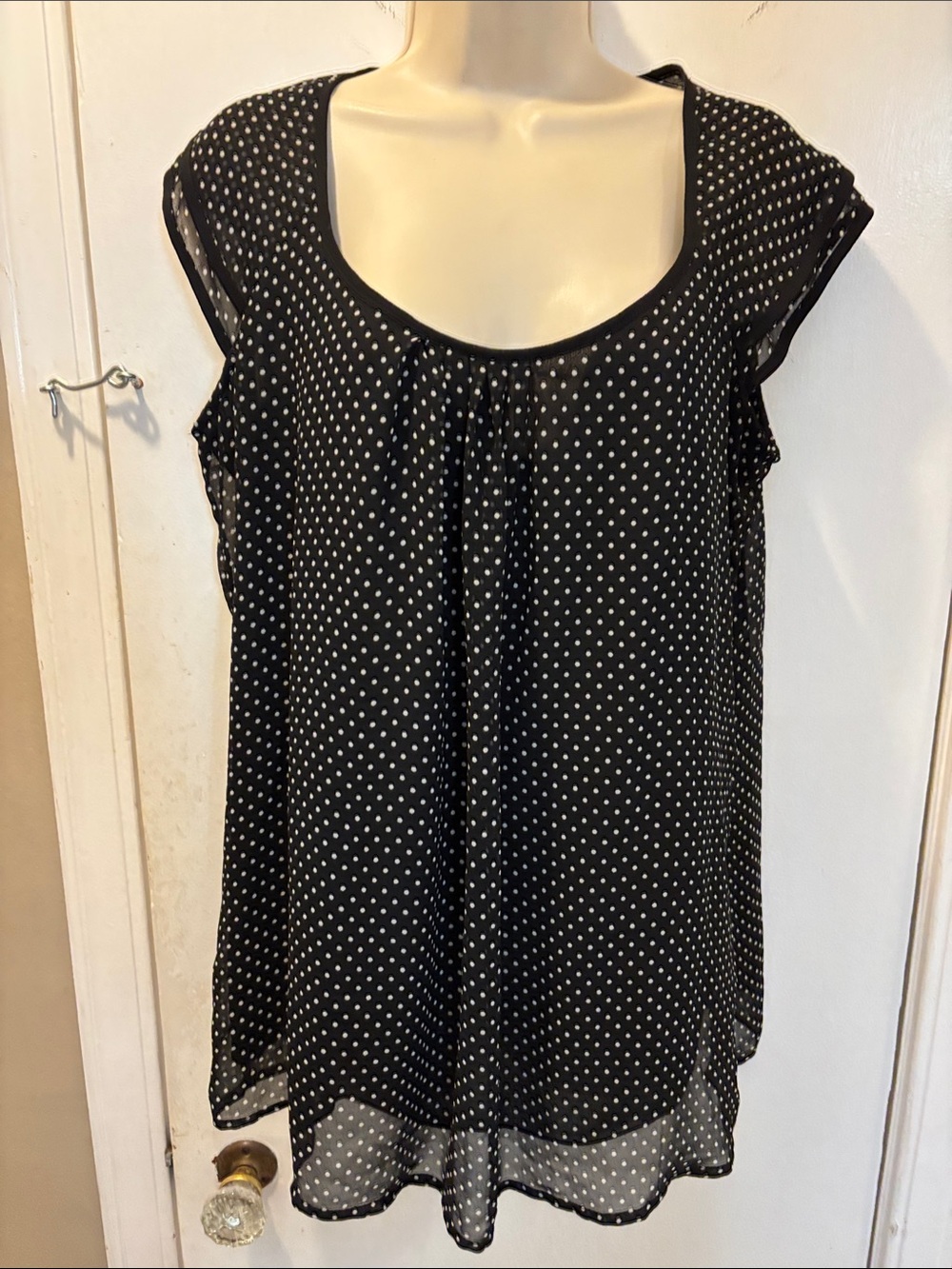 Motherhood Maternity Medium Black Polka Dot Cap SleeveTop 26-354